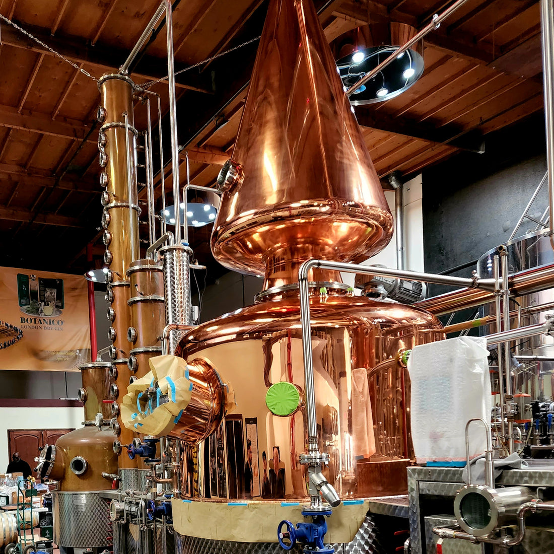 "From Pot Stills to Column Stills: Exploring the Art of Whiskey Distillation"