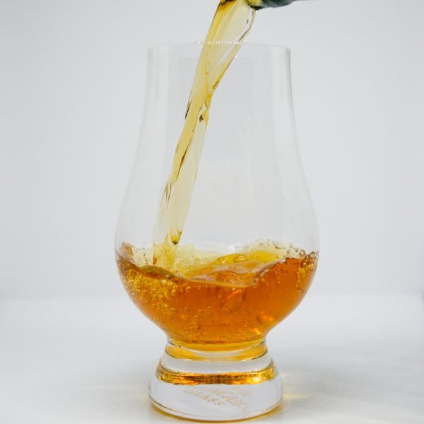 The Art of Blending: How Craft Whiskey Distillers Create Complex Flavors